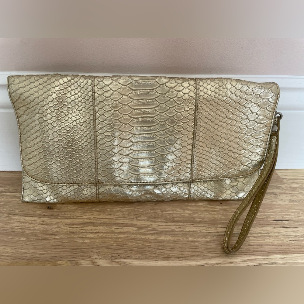 Gold clutch